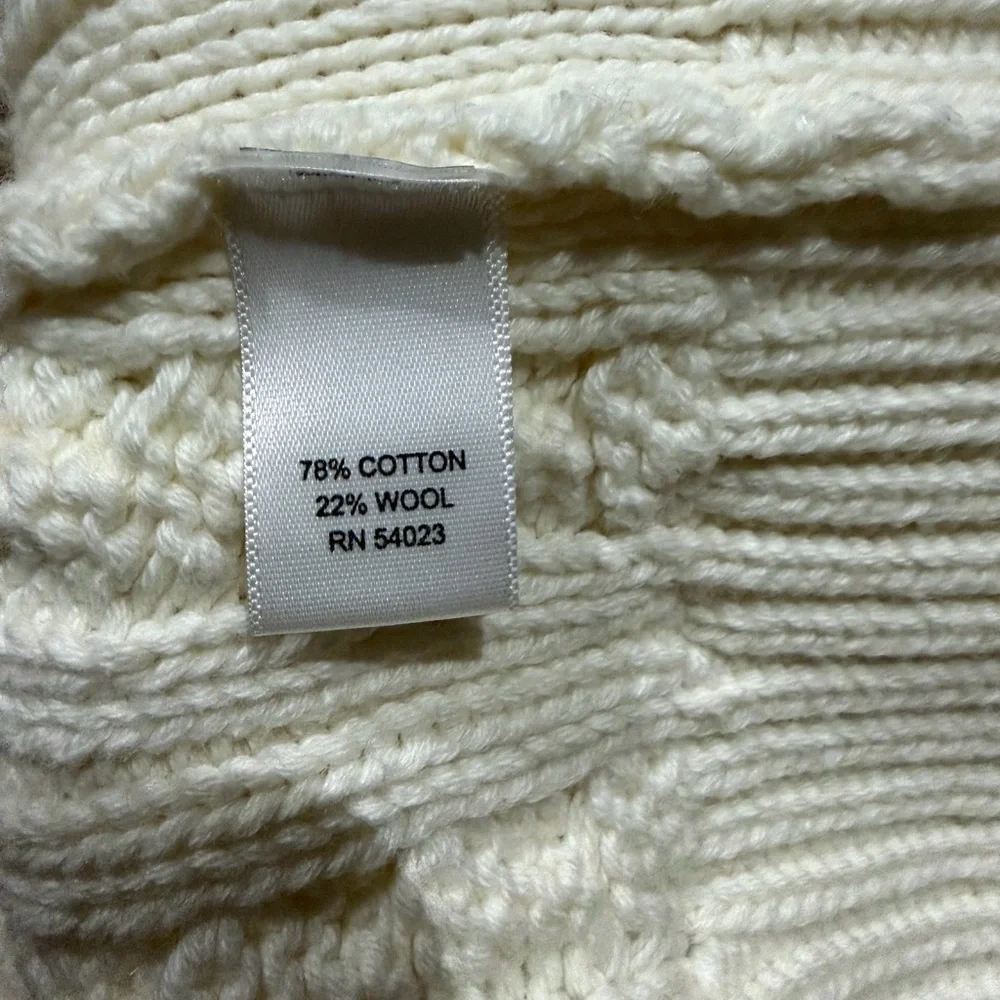 Late 1990s/Y2K Banana Republic Off White Cotton/Wool Blend Chunky Cable Knit But